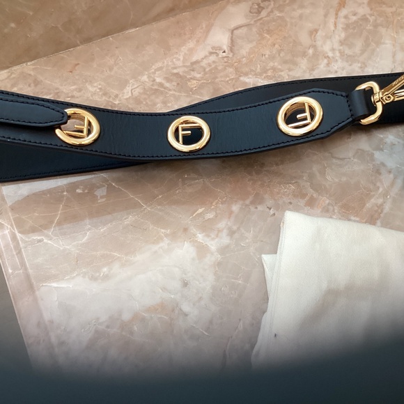 FENDI black leather camera bag - Picture 3 of 16